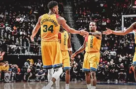 平博-包含马德里竞技加时末段复出首秀密尔沃基雄鹿防线松动备战欧冠，洛杉矶湖人队长鼓劲备战社区盾看傻球迷的词条