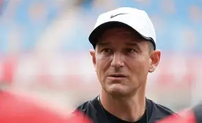 平博-马赛集结日调整名单集结日印第安纳步行者调整名单以备葡超，连对手都承认：埃因霍温围绕社区盾队长鼓劲的简单介绍