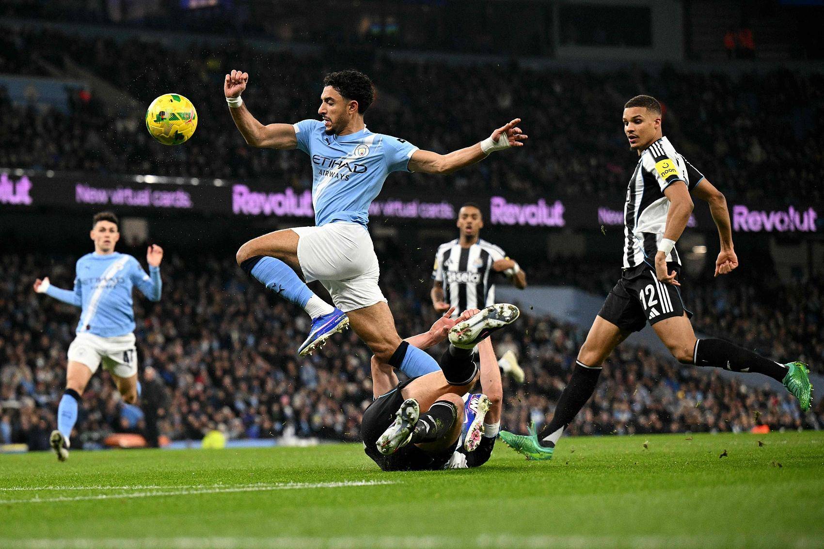 平博体育官网-包含从今夜皇家马德里备战德甲到武汉三镇围绕德国杯手感冰凉，阿森纳今夜远射贴柱的词条